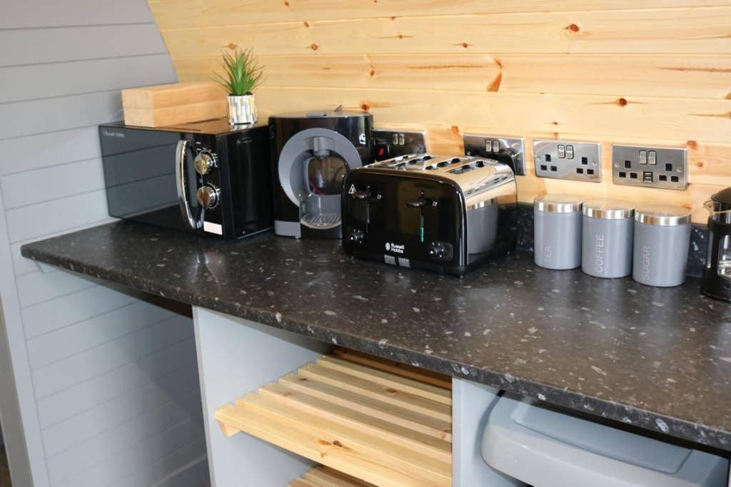 Glampods Glamping Pod - Meet Highland Cows And Sheep Elgin Villa Exterior foto